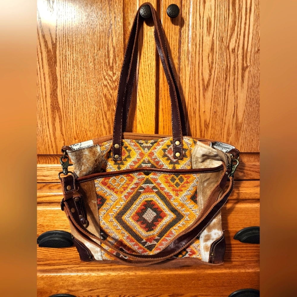 Myra Messanger Tote
